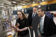 Prime Minister Rishi Sunak visits Siemens Healthineers