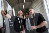 Prime Minister Rishi Sunak visits Siemens Healthineers