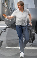 EXCLUSIVE -  Tom Cruise, 61, bei der Ankunft am Londoner Battersea Helipor