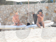 *EXCLUSIVE* Gavin Rossdale and girlfriend Xhoana X enjoying at Los Cabos beach - ** WEB MUST CALL FOR PRICING **