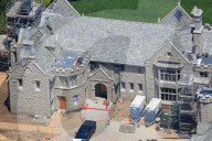 EXCLUSIVE - Die legendäre Playboy Mansion wird derzeit massiv umgebaut