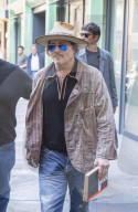 EXCLUSIVE - Johnny Depp verlässt die Büros der Pinewood Studios in Soho
