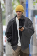 *EXCLUSIVE* Justin Bieber seen texting while out in Gucci shoes