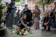 Descendants of Holocaust survivors celebrate hidden 'queer love story'