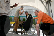 Patients of Superhumans rehab center try hand at buhurt combat