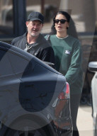 *EXCLUSIVE* Robin Thicke and April Love Geary Run Sunday Errands at Malibu's Local Pavilions Market!