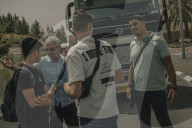 Israeli soldiers and police tipping off groups that attack Gaza aid trucks