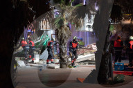 Zweistoeckiges Gebaeude in Arenal eingestuerzt. Laut Polizeimeldung 4 Tote und 16 verletzte beim Einsturz des Medusa Beach Clubs direkt am Strand von Arenal 