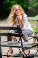 *EXCLUSIVE* Sarah Jessica Parker gives an interview to a group of students