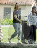 *EXCLUSIVE* Kaley Cuoco Films A Scene with her Sister on 'Based on a True Story'