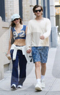 EXCLUSIVE - Millie Bobby Brown und Ehemann Jake Bongiovi sehen so verliebt aus
