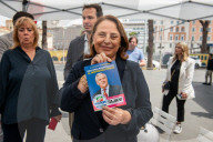 Segreteria romana di Forza Italia in Piazza dei Cinquecento con un gazebo per raccolta firme sulla sicurezza di Termini e lâ€™Esquilino