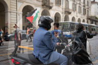 Studenti pro Palestina in assemblea in via Po a Torino