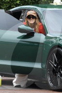 *EXCLUSIVE* Ashlee Simpson and Evan Ross take their green Porsche to the car wash in LA!