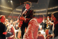 Matthieu Chedid alais M beim Reeperbahnfetsival 2013