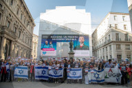 Milano - Flash Mob di Unione Giovani Ebrei d'Italia e il Forum delle Famiglie degli Ostaggi