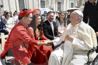 Papa Francesco nell\'Udienza Generale del mercoledi in piazza San Pietro