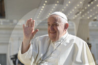 Papa Francesco nell\'Udienza Generale del mercoledi in piazza San Pietro