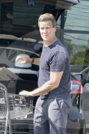 *EXCLUSIVE* Scott Weinger goes grocery shopping at Gelson's
