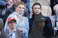 Exclusif - Sandra Lee et son fiancé Ben Youcef, pendant le match A.Zverev Vs A.de Minaur, lors des Internationaux de France de Tennis de Roland Garros 2024 à Paris