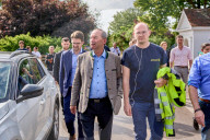 Hochwasserlage in Bayern: Wirtschaftsminister Aiwanger vor Ort in Nordendorf 