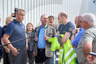 Hochwasserlage in Bayern: Wirtschaftsminister Aiwanger vor Ort in Nordendorf 