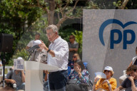 Feijoo in Barcelona closing the election campaign
