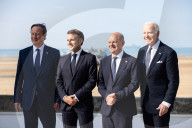 Zelensky attends D-Day celebrations