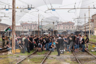 Medioriente: manifestanti pro Palestina occupano stazione Torino Porta Nuova

