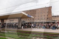 Medioriente: manifestanti pro Palestina occupano stazione Torino Porta Nuova
