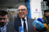 NEWS - Frankreich: Eric Ciotti spricht zu Medienvertretern