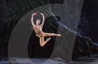 The Royal Ballet: Ashton Celebrated review - a world where everything is just delightful. 