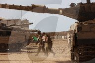 Taktische Pausen: Israelische Panzer an der grenze zum Gazastreifen
