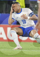 FUSSBALL - EURO 2024: Kylian Mbappe erleidet Nasenbeinbruch