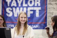 Swifties and academics debate Taylor Swift, from misogyny to millipedes