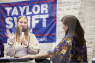 Swifties and academics debate Taylor Swift, from misogyny to millipedes