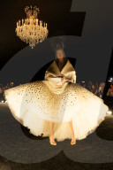Haute Couture Paris: Die Schiaparelli Modenschau