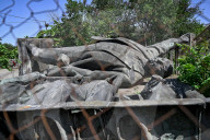 Largest bronze statue of Lenin in Ukraine put up for auction