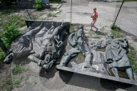 Largest bronze statue of Lenin in Ukraine put up for auction