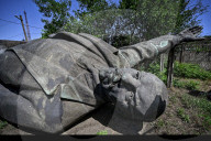 Largest bronze statue of Lenin in Ukraine put up for auction