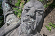 Largest bronze statue of Lenin in Ukraine put up for auction