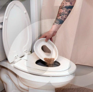 Cat Throne trains pets to use the toilet