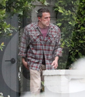 PREMIUM EXCLUSIVE Ben Affleck has sushi delivered at his house