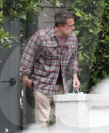 PREMIUM EXCLUSIVE Ben Affleck has sushi delivered at his house