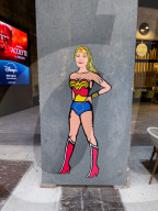 Giorgia Meloni diventa Wonder Woman, il murales di aleXsandro Palombo
