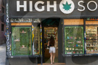 Barcelona - The Gothic Quarter of Barcelona will not have any more CBD shops, mobile phone stores, or nail salons