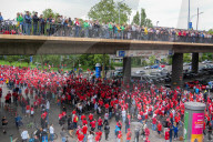 FUSSBALL - EURO 2024: Fanmärsche vor dem Spiel England - Schweiz in Düsseldorf