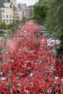 FUSSBALL - EURO 2024: Fanmärsche vor dem Spiel England - Schweiz in Düsseldorf