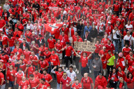 FUSSBALL - EURO 2024: Fanmärsche vor dem Spiel England - Schweiz in Düsseldorf
