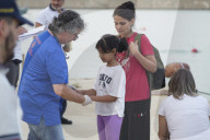 Sbarco di 107 immigrati tra cui 10 minori al porto di Crotone